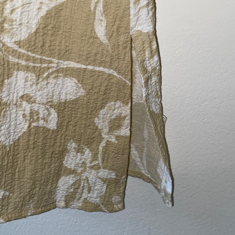 JM Collection Tan with white floral print Tunic Top - Picture 5 of 7